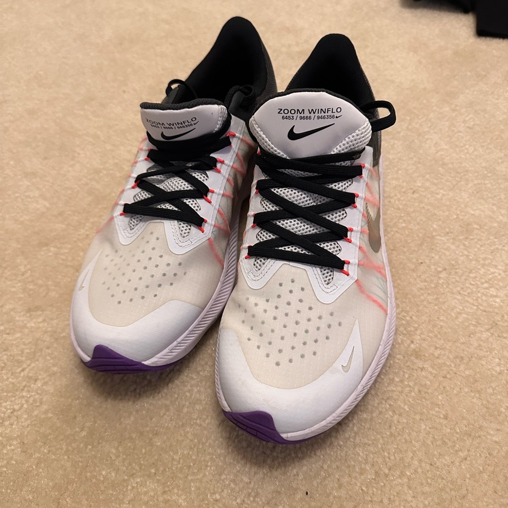 New: Nike Women’s Air Zoom Winflo white/black size 9.5
